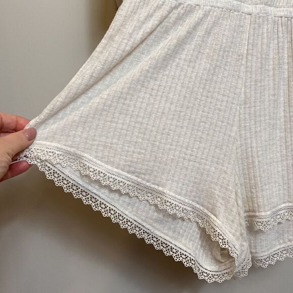 Victoria’s Secret ivory 3/4 sleeve ribbed lace trim romper size S - Picture 5 of 10